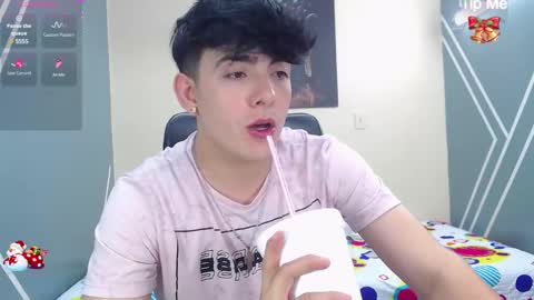 Snapshot of sweet__jeremy chatting on December 8, 5:55 pm Jeremy online show from December 8, 5:55 pm