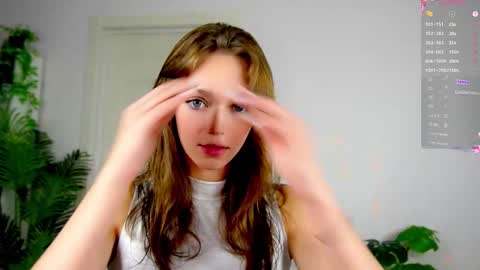 Snapshot of sweet__piece chatting on October 4, 10:30 pm Alice online show from October 4, 10:30 pm