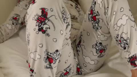 free  online show from April 28, 9:36 am