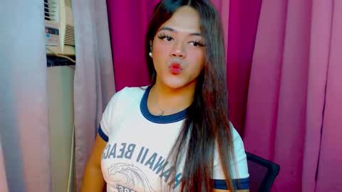 Snapshot of sweet_ahrii chatting on February 22, 3:23 am CLEO online show from February 22, 3:23 am