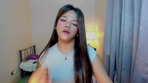 Snapshot of sweet_ahrii chatting on March 6, 11:03 am CLEO online show from March 6, 11:03 am