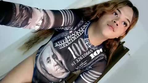 Snapshot of sweet_ahrii chatting on October 28, 7:23 am CLEO online show from October 28, 7:23 am