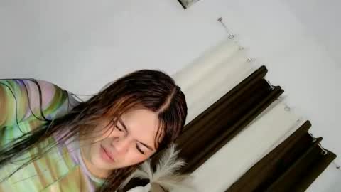 Snapshot of sweet_ahrii chatting on October 29, 7:21 am CLEO online show from October 29, 7:21 am