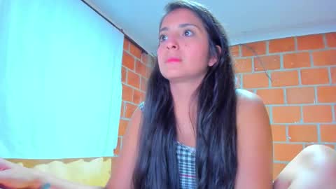 Snapshot of sweet_and_hot_alaia chatting on September 24, 3:43 am sweet and hot alaia online show from September 24, 3:43 am