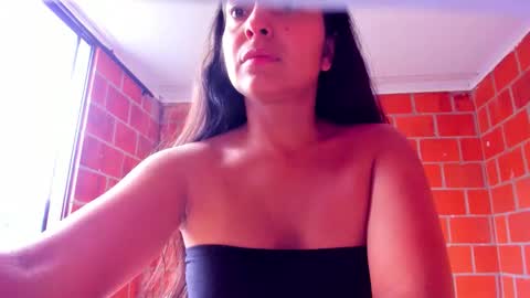 Snapshot of sweet_and_hot_alaia chatting on November 12, 5:13 pm sweet and hot alaia online show from November 12, 5:13 pm