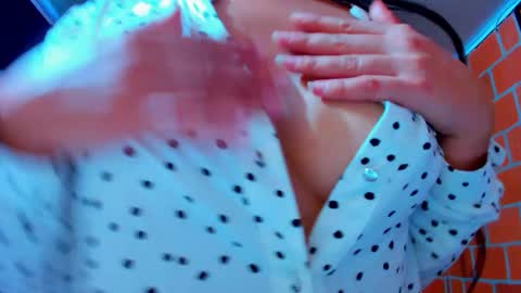 Snapshot of sweet_and_hot_alaia chatting on November 27, 11:56 am sweet and hot alaia online show from November 27, 11:56 am