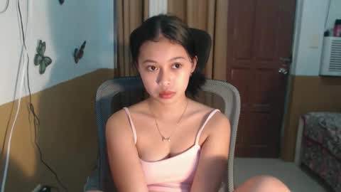 sweet_angela0701 online show from September 12, 3:23 pm