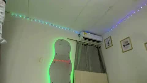 Snapshot of sweet_angelicaxxx chatting on October 6, 5:27 am sweet_angelicaxxx online show from October 6, 5:27 am