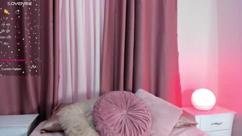 Aura  online show from April 1, 9:12 pm