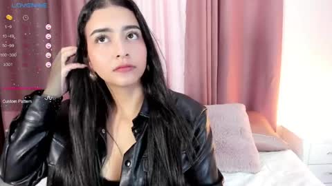 Aura  online show from April 16, 7:58 pm