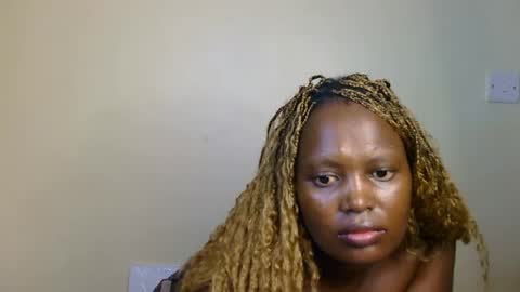 Snapshot of sweet_babees chatting on June 11, 2:53 am sweetheart online show from June 11, 2:53 am