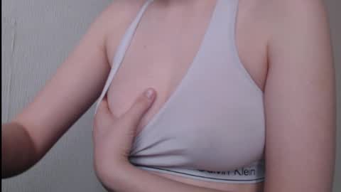 Snapshot of sweet_baby_kate chatting on March 3, 6:48 am Kate and Erica online show from March 3, 6:48 am