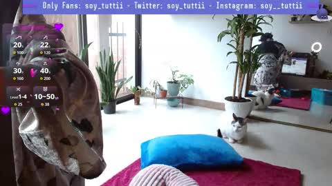 Snapshot of sweet_bluee chatting on January 12, 4:12 pm Tutti online show from January 12, 4:12 pm