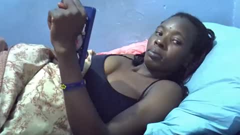 Snapshot of sweet_candie01 chatting on May 25, 4:07 am sweet_candie01 online show from May 25, 4:07 am