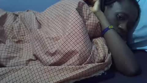 Snapshot of sweet_candie01 chatting on May 26, 3:57 am sweet_candie01 online show from May 26, 3:57 am