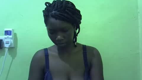 sweet_cherie1 online show from May 28, 7:11 pm