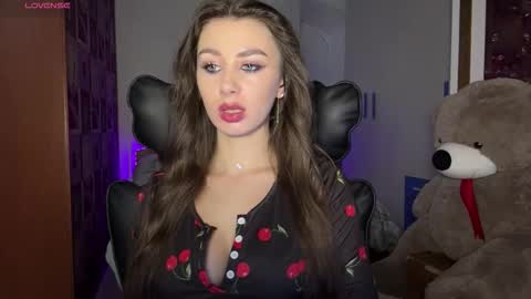 Snapshot of sweet_cherry_n chatting on November 14, 10:40 pm Sweet Cherry online show from November 14, 10:40 pm