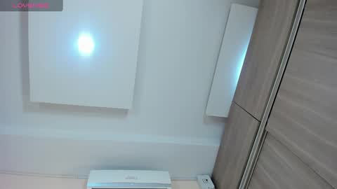 Snapshot of sweet_couples1 chatting on December 28, 7:55 am sweet_couples1 online show from December 28, 7:55 am