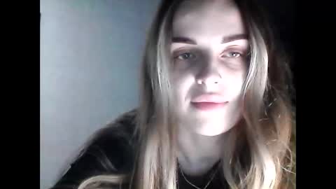 Snapshot of sweet_cute98 chatting on November 28, 5:48 pm sweet_cute98 online show from November 28, 5:48 pm