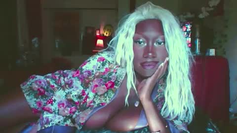 Snapshot of sweet_dhalia chatting on October 12, 6:29 pm SweetDahlia online show from October 12, 6:29 pm