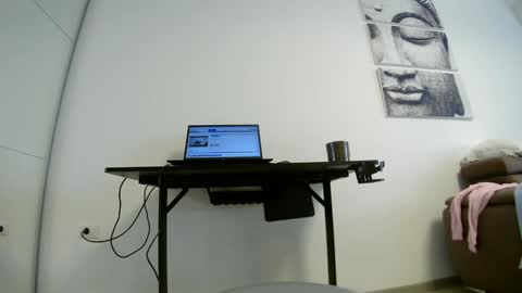 Snapshot of sweet_ella chatting on March 8, 9:06 am online show from March 8, 9:06 am