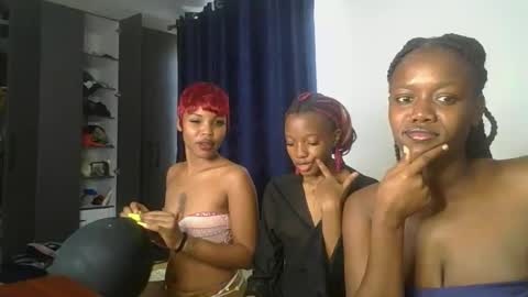 sweet_ella6 online show from April 10, 11:37 am