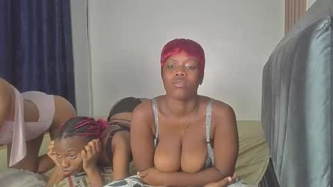 sweet_ella6 online show from April 17, 11:19 pm