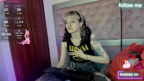  emmili  online show from April 8, 12:27 pm