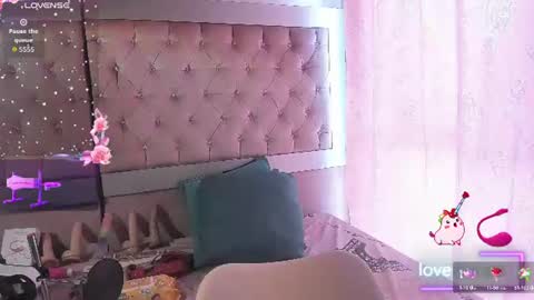 Snapshot of sweet_emmili chatting on July 14, 12:44 pm emmili online show from July 14, 12:44 pm
