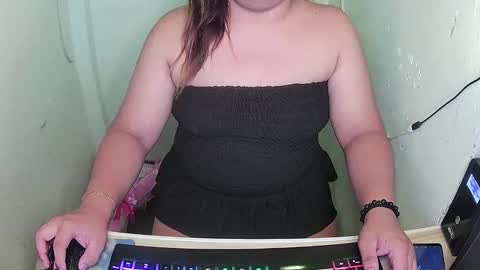 Snapshot of sweet_frex123 chatting on November 6, 3:02 pm sweet_frex123 online show from November 6, 3:02 pm