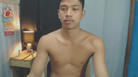 Snapshot of sweet_guyxx chatting on December 10, 1:55 pm sweet_guyxx online show from December 10, 1:55 pm