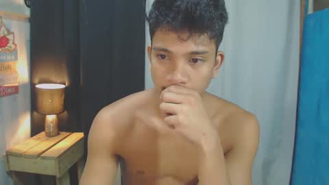 Snapshot of sweet_guyxx chatting on January 28, 3:46 pm sweet_guyxx online show from January 28, 3:46 pm