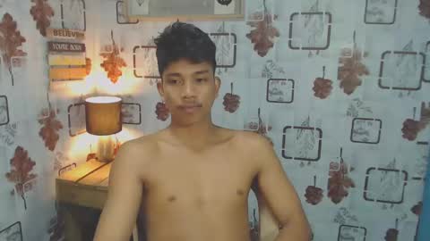 Snapshot of sweet_guyxx chatting on February 26, 5:28 pm sweet_guyxx online show from February 26, 5:28 pm
