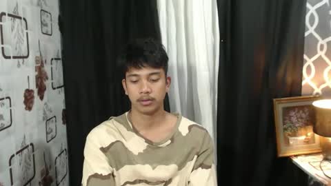 Snapshot of sweet_guyxx chatting on November 2, 2:19 pm sweet_guyxx online show from November 2, 2:19 pm