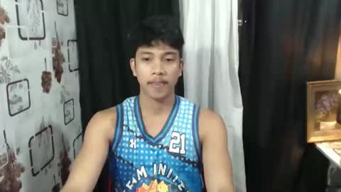 Snapshot of sweet_guyxx chatting on November 3, 6:09 pm sweet_guyxx online show from November 3, 6:09 pm