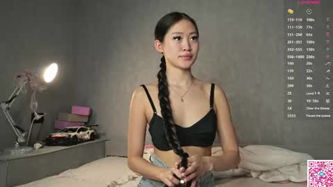 Snapshot of sweet_is_kim2 chatting on July 9, 9:35 am Kim online show from July 9, 9:35 am