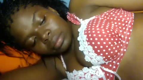 Snapshot of sweet_jamiie chatting on December 1, 7:52 pm jay online show from December 1, 7:52 pm