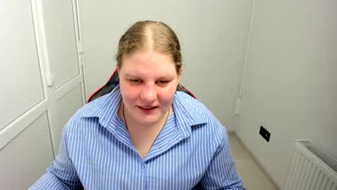Snapshot of sweet_karla_la chatting on May 7, 6:52 am Karla online show from May 7, 6:52 am