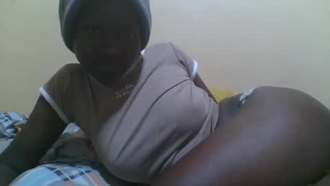 Snapshot of sweet_katrina2 chatting on March 4, 10:46 am millarn online show from March 4, 10:46 am