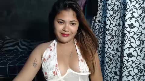 Snapshot of sweet_kelly11 chatting on December 27, 1:28 pm sweet_kelly11 online show from December 27, 1:28 pm