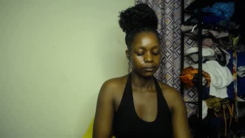 Snapshot of sweet_kush chatting on June 10, 4:12 am Kush online show from June 10, 4:12 am