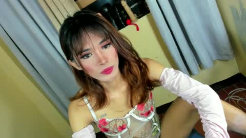 sweet_kyliexx online show from July 1, 1:18 am