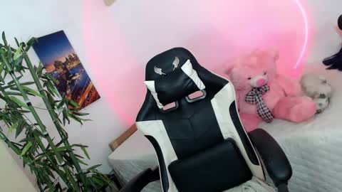 Snapshot of sweet_lady14 chatting on March 11, 11:44 am sweet_lady14 online show from March 11, 11:44 am