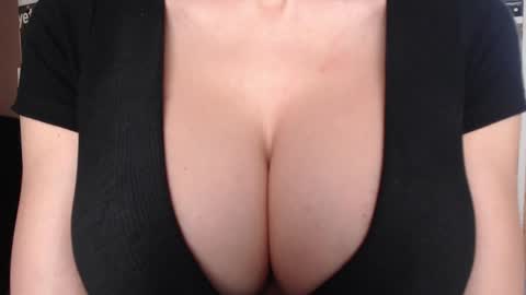 Snapshot of sweet_lil_thing chatting on February 12, 6:19 am Jen online show from February 12, 6:19 am