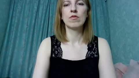 sweet_lilbunny online show from February 5, 3:49 pm