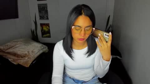 Snapshot of sweet_lina1 chatting on March 13, 1:34 am Lina online show from March 13, 1:34 am