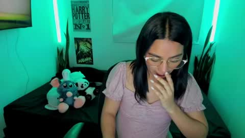 Snapshot of sweet_lina1 chatting on March 31, 12:45 am Lina online show from March 31, 12:45 am