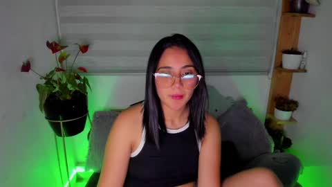 Snapshot of sweet_lina1 chatting on May 14, 1:56 am Lina online show from May 14, 1:56 am