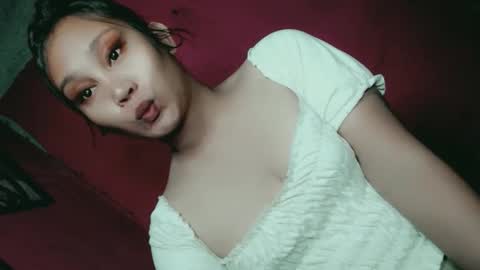 Snapshot of sweet_lover5 chatting on October 7, 12:13 pm SWEET LOVE online show from October 7, 12:13 pm