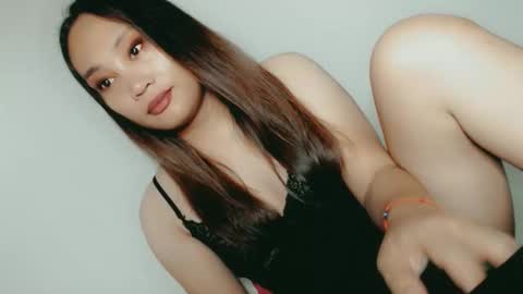 Snapshot of sweet_lover5 chatting on May 1, 2:38 am SWEET LOVE online show from May 1, 2:38 am